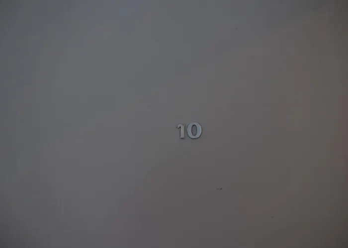 4 Red Star 8