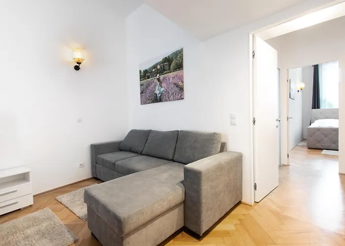 Apartmán 4 Red Star 8 *